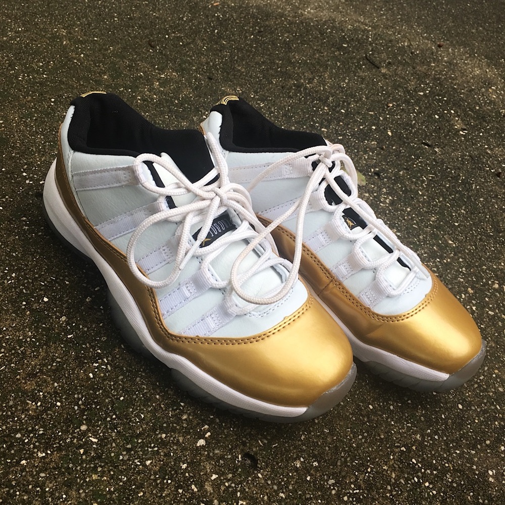 Air Jordan 11 Retro Low ‘White & Metallic Gold’